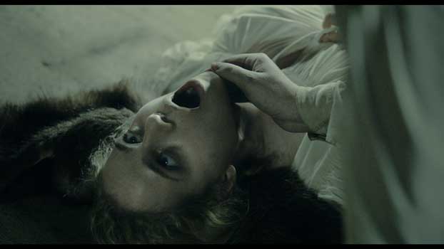 Uno dei capitoli di The Filed Guide to Evil in home video dal 14 novembre con Midnight Factory.
