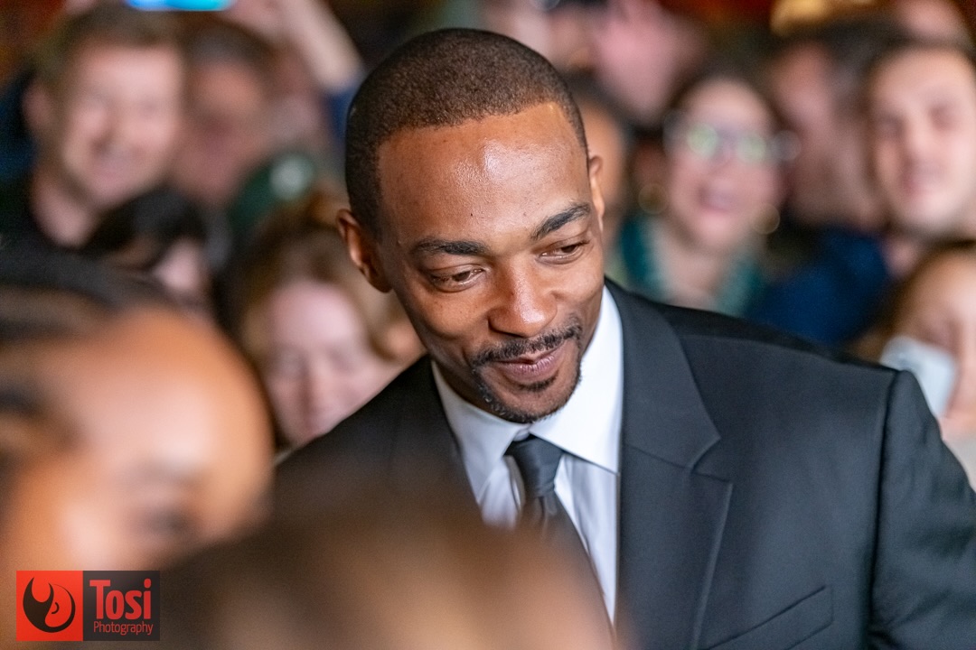 Anthony Mackie sul green carpet insieme ai fan al festival di Zurigo © Tosi Photography.