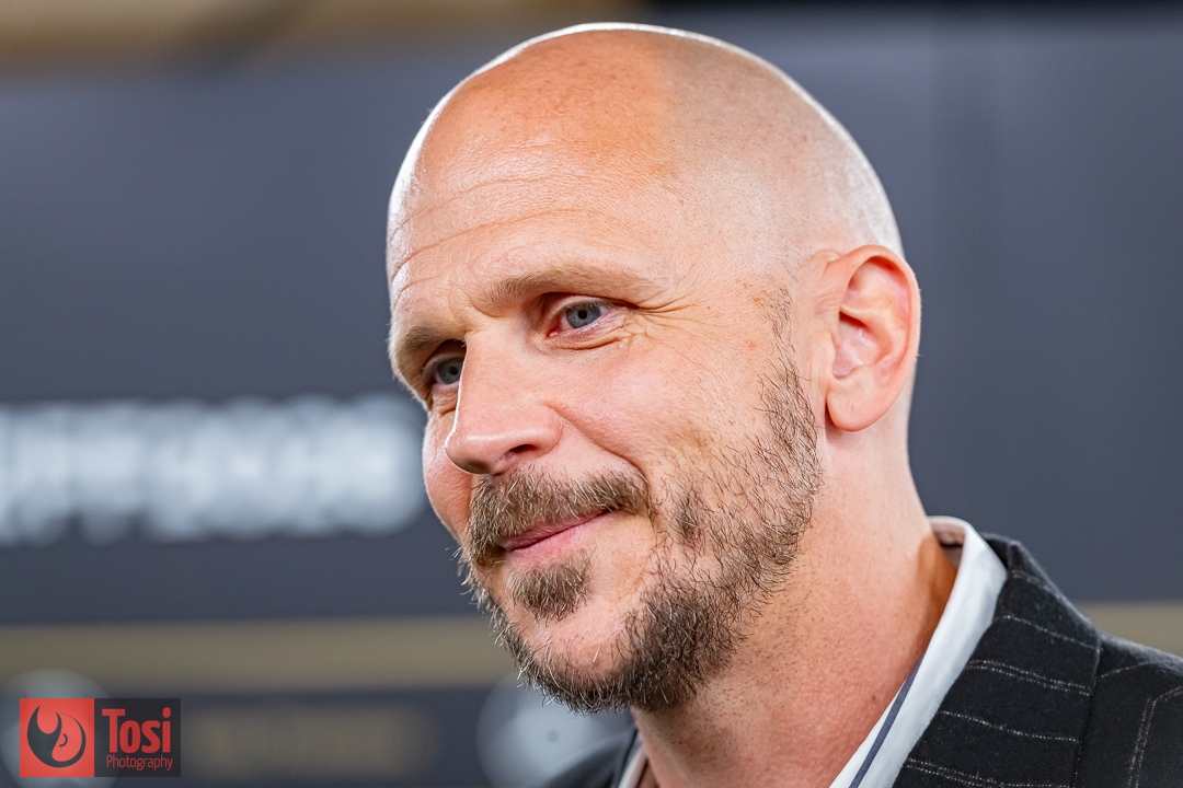 Gustav Skarsgård sul green carpet per la prima di Adult Supervision @Tosi Photography.